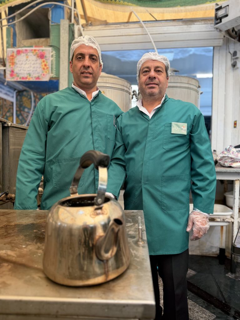 خدمت خدام