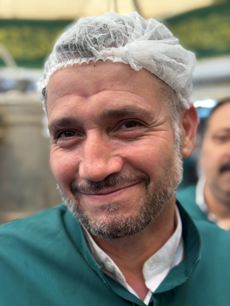 خدمت خدام