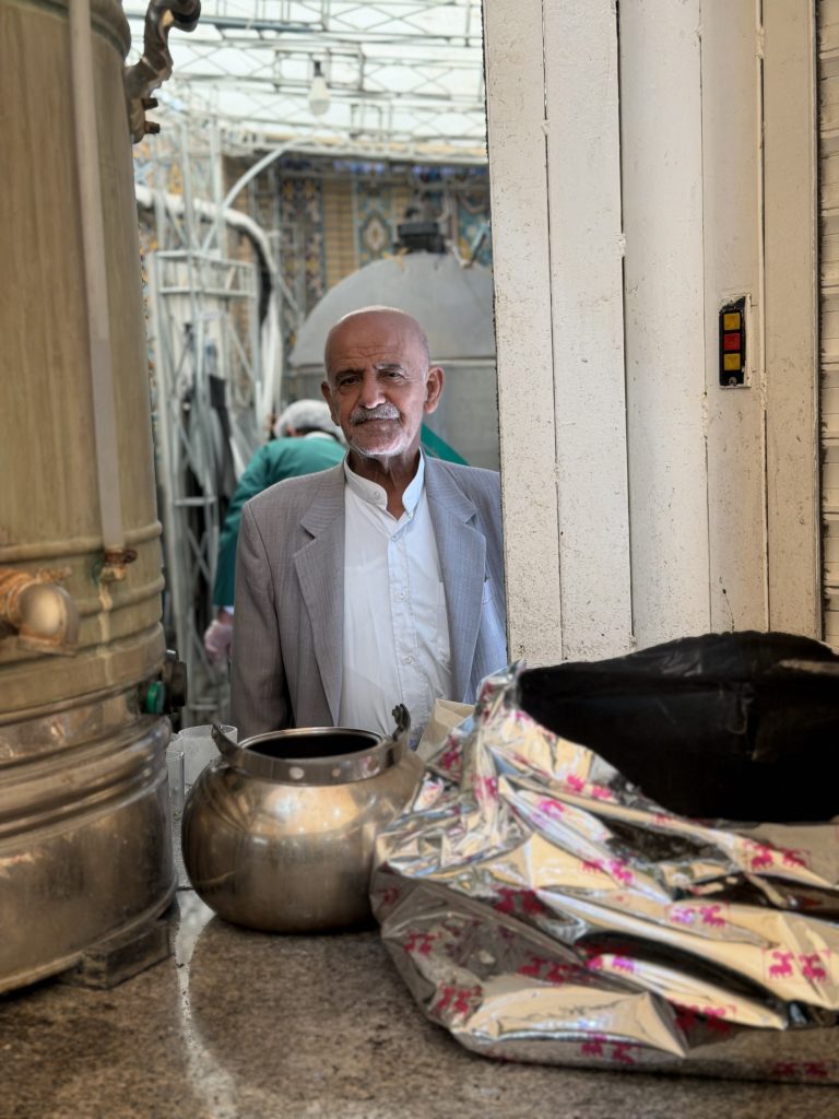 خدمت خدام
